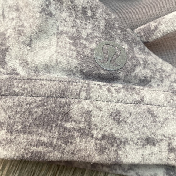 Lululemon Flow Freely Bra
Washed Marble Alpine White Silverscreen 4 - Picture 4 of 6